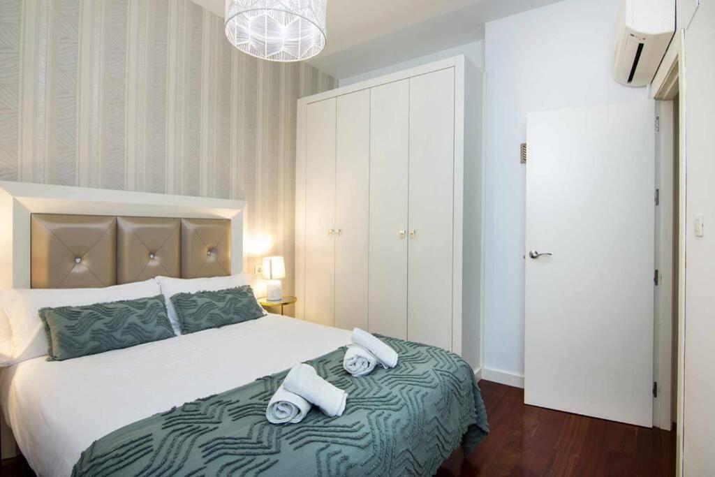 Eco Center Granatensis Catedral 2 Habitaciones Free Parking กรานาดา ภายนอก รูปภาพ