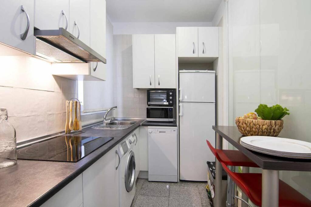 Eco Center Granatensis Catedral 2 Habitaciones Free Parking กรานาดา ภายนอก รูปภาพ